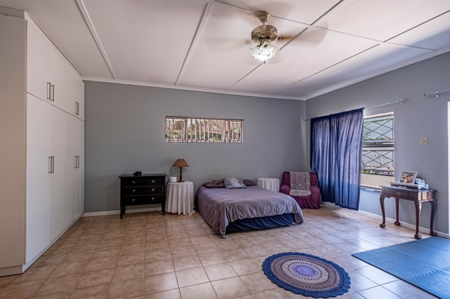 5 Bedroom Property for Sale in Vanes Estate Eastern Cape